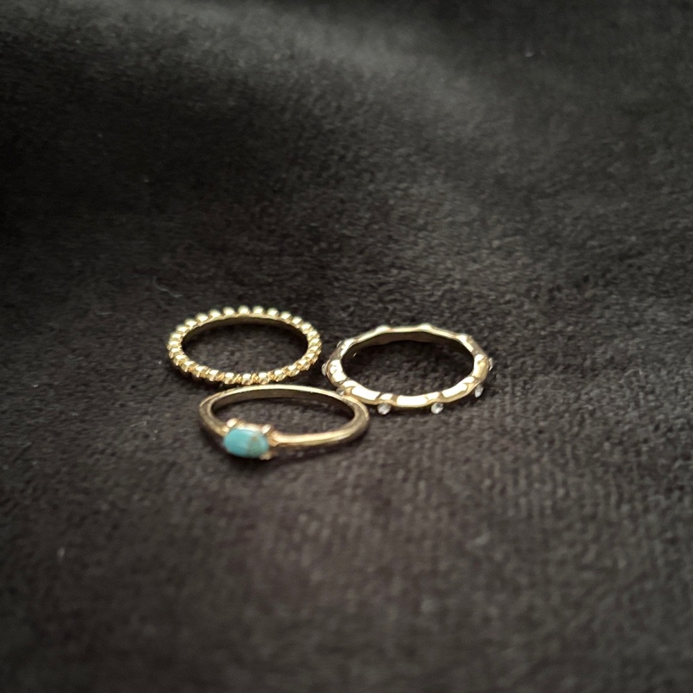 Set of 3 Gold Rings, size 5 - Picture 2 of 3